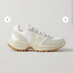 Veja Venturi Leather & Suede trimmer sneakers
